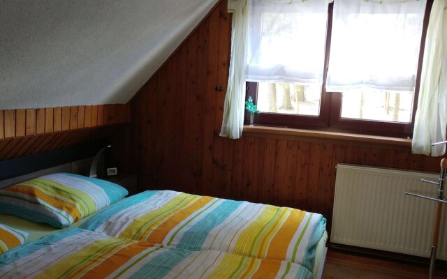 Sunlit Retreat With Garden