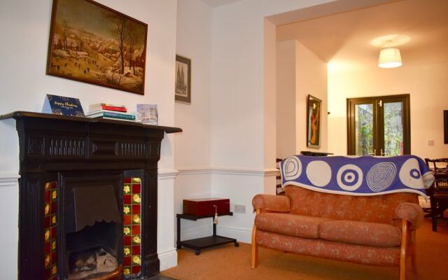 Beautiful 3 Bedroom Terraced House With Garden