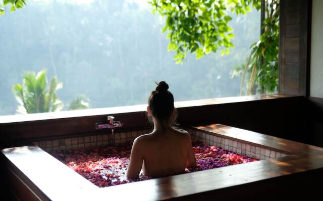 Suarapura Resort and SPA