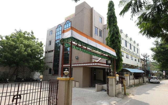 OYO 7131 Amrita Inn