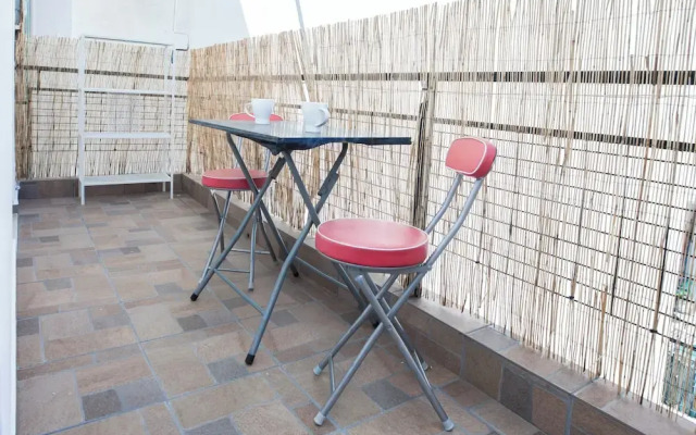 Stylish 1 Bd Apt w Balcony in Petralona