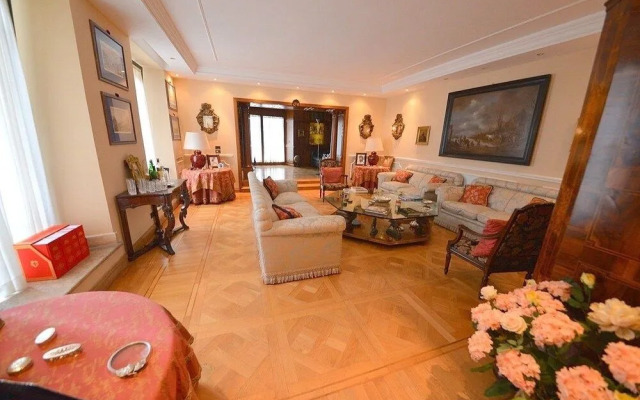 Prestigious Apartment Via Giulia