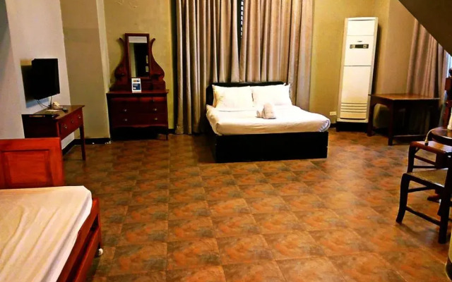 RedDoorz Plus @ Calle Crisologo Vigan