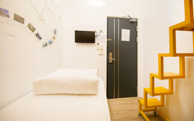 SleepBox Hotel - Ximen