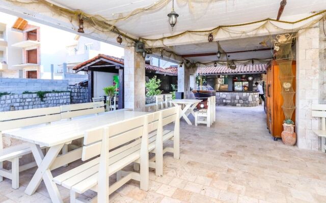 Apartments Maestral