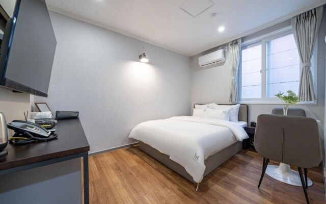 Hotel The M