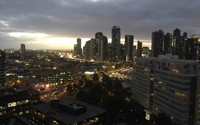 Central 1 Bedroom Apartment Close To CBD And Riverside