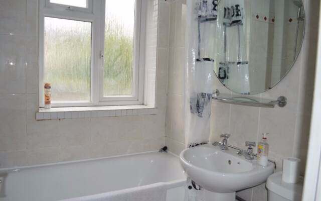 Spacious 3 Bedroom Flat in Islington
