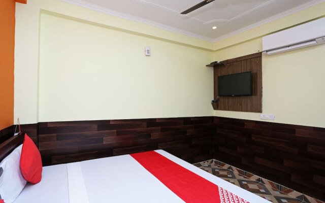 Radhika Guest House By OYO Rooms