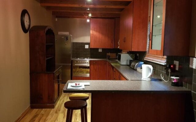 Six Valk Avenue Guest House