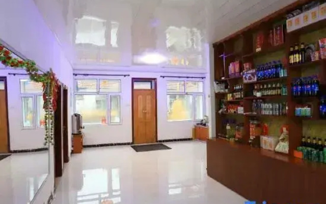 Xuegu Jinhe Family Hostel