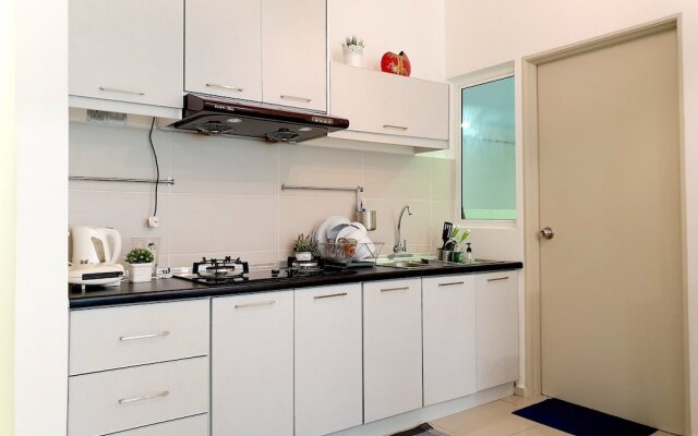Nilai Ehsan Residence by BeeStay 8-10 Pax at Sepang