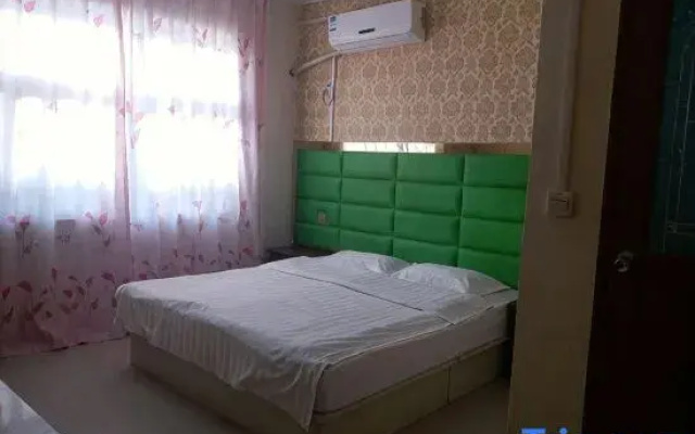Xinzheng Huatai Express Hotel