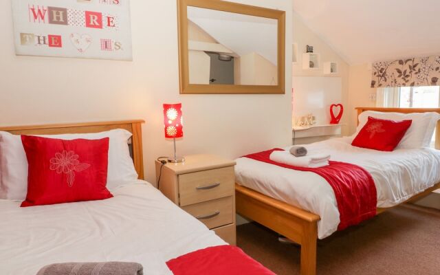 Sail Lodge