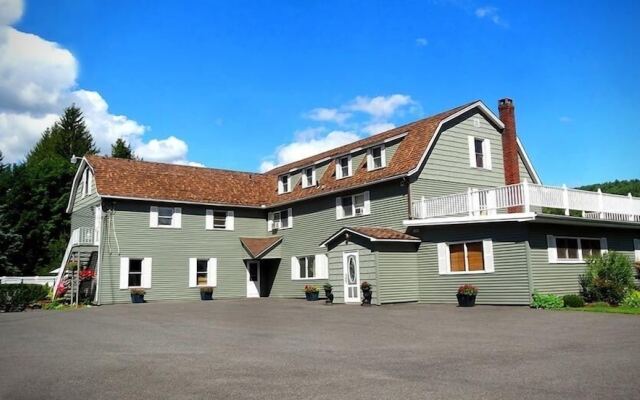 Moore's Motel