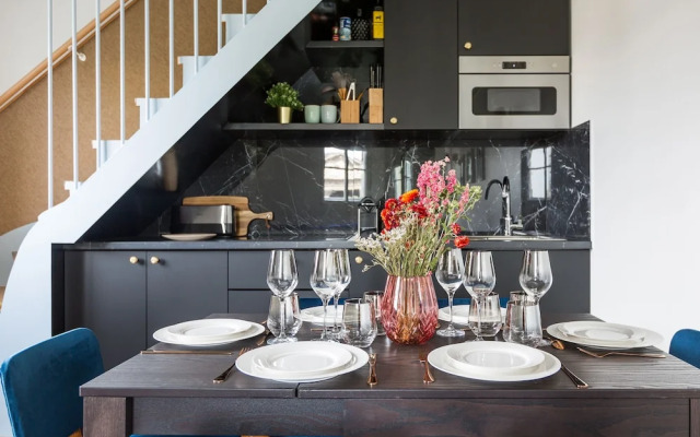 Luxury 2 Bedroom Duplex - Beautiful Monument View