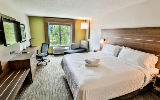 Holiday Inn Express Hotel & Suites Dickson