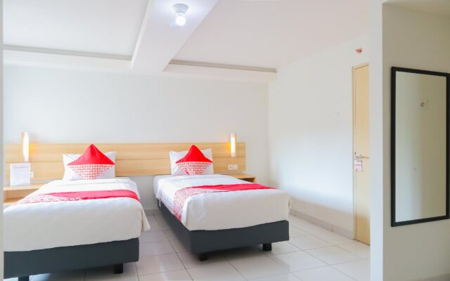 OYO Flagship 210 Amethyst Kemayoran Near RSUD Pademangan