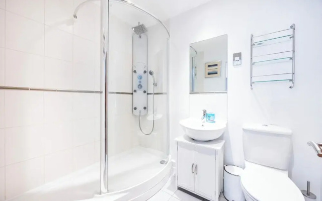 Koks Mews 2 Bed 2 Bath Apartment - ExCeL