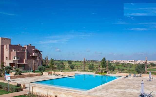 Golf and Pool Private Apartment
