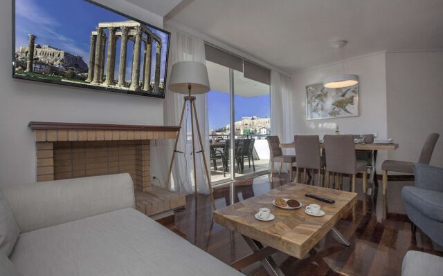 Elegant residence with Panoramic view to Acropolis by GHH
