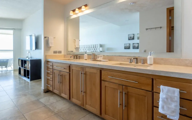 3 Playa Blanca 1001 - 3 Br Condo By Redawning