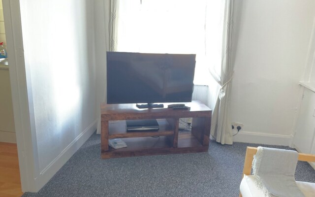 Immaculate 1-bed Apartment in Largs