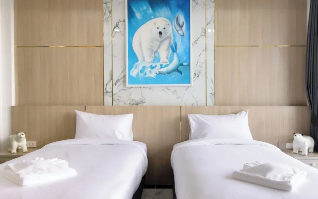 Bear & Bird Hotel
