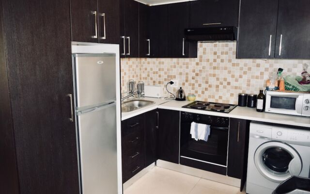 1 Bedroom Apartment Near Kloof Street