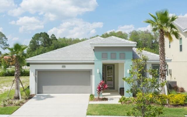 4-bedroom House w/ Private Pool - Lovely Location Home