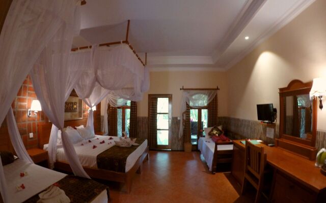 Man's Cottages and Spa