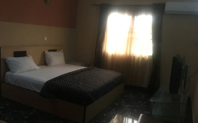 Bucker's Palace Hotel