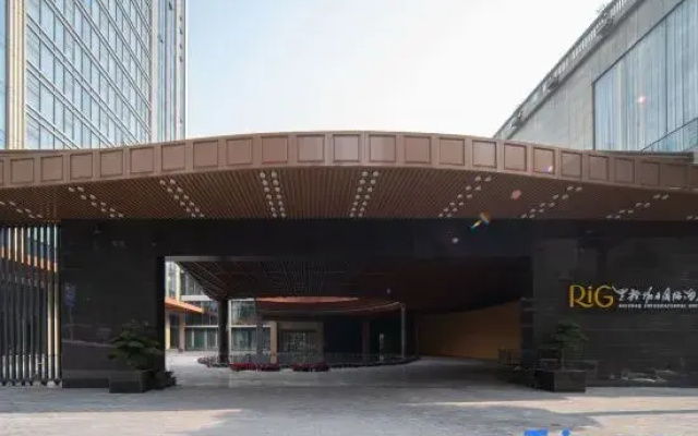 Rig Holiday International Hotel