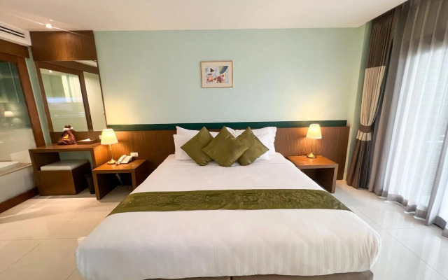 Siam Triangle Hotel