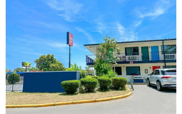 Luxury Inn By OYO Albany
