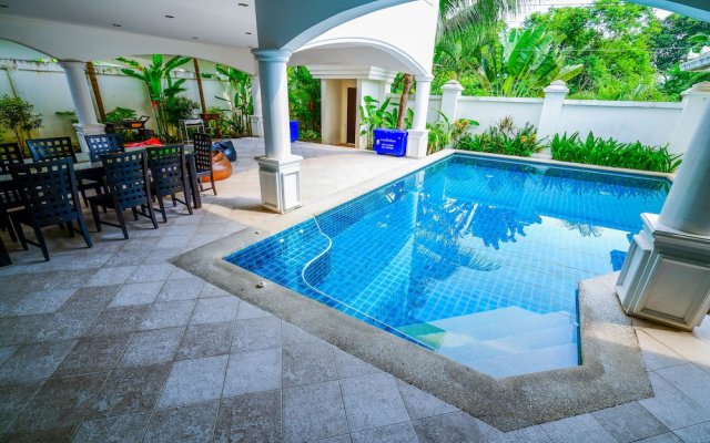 Baan Bali 5 bedroom Pool Villa By Pinky