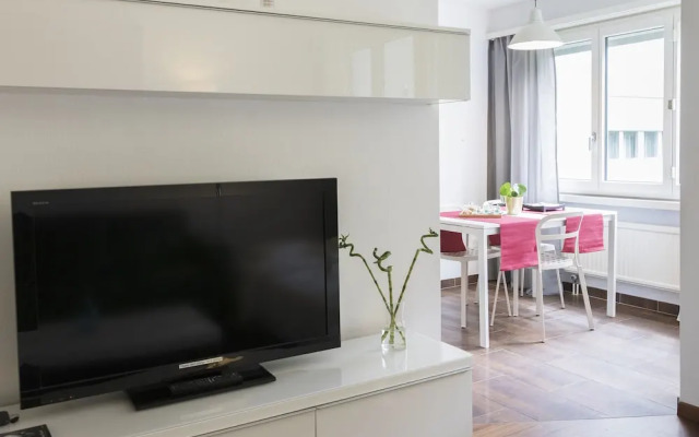 Stunning Modern Apartment with Pocket WiFi