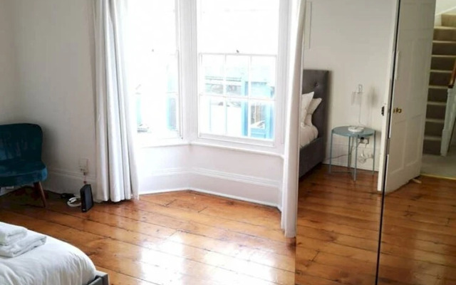 Townhouse in Clifton Village - R&R Guesthouse 3