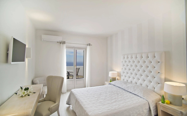 Santorini Palace