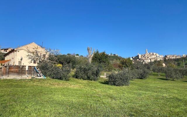 Charming 2-bed Apartment in Petritoli