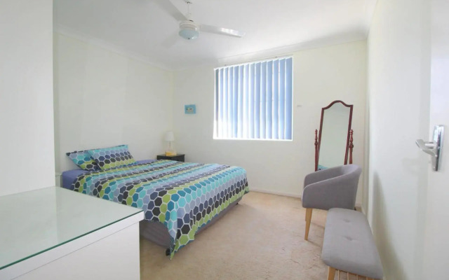 Main Stay 8, 1 Main Street