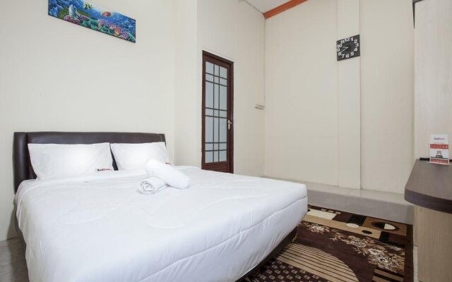 Sky Inn Syariah Mastrip 1 Surabaya by Reddoorz