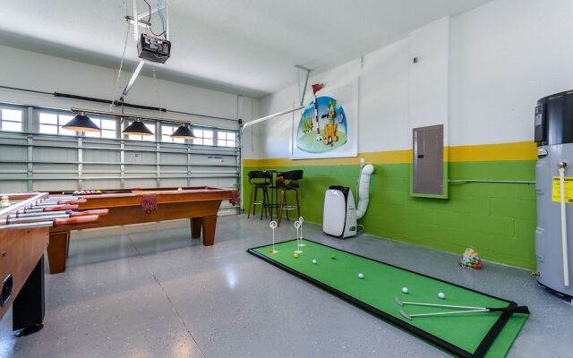 Gorgeous Home W/private Pool & Spa Sleeps 25!