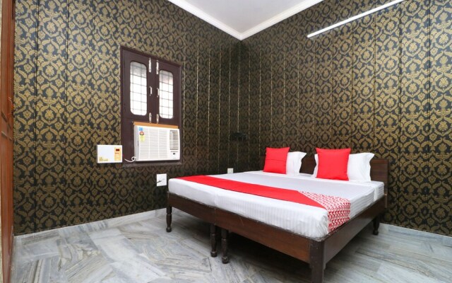 OYO 22090 Hotel Mall Residency
