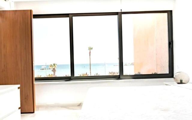 2Br Seaview