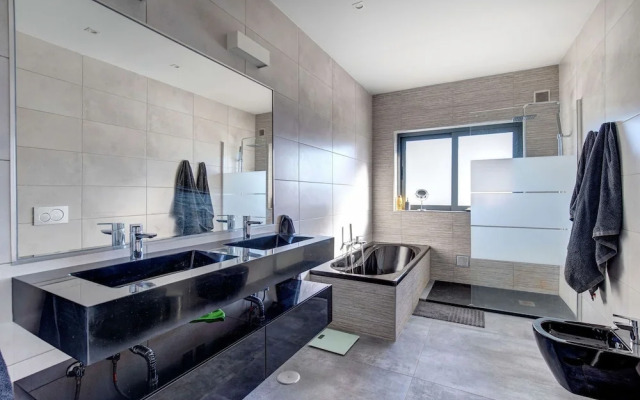 Casa Blanca Magnificent 4 Bedroom Villa With MOD