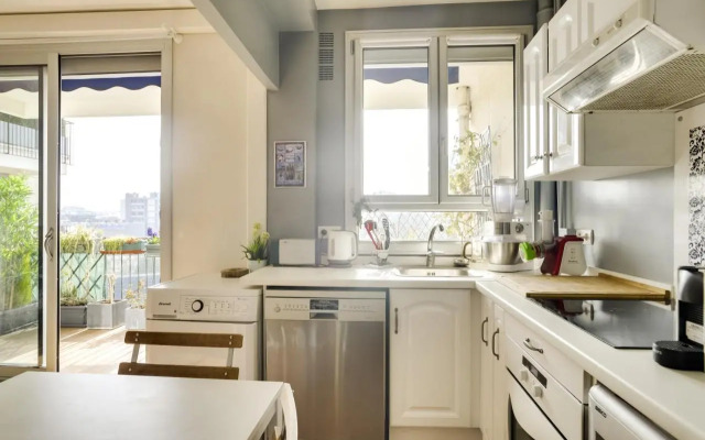 Charming apartment with terrace by Weekome