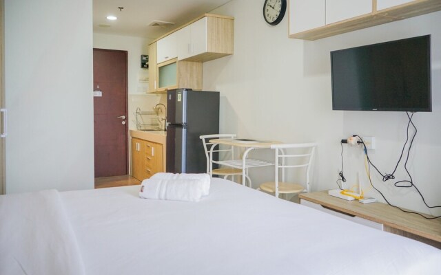 Minimalist and Comfy Studio Springwood Apartment