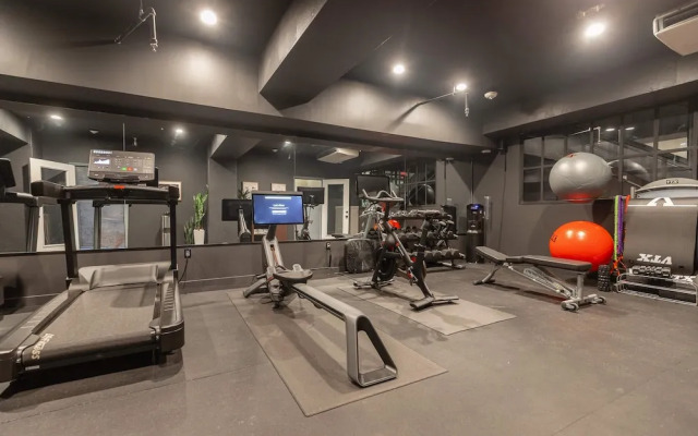 The Maverick, powered by Placemakr - River Walk