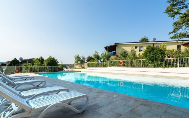 Apartment on Lake Garda in Manerba With Pool